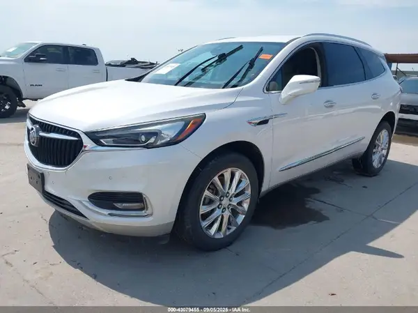 5GAERCKW5JJ172021 2018 BUICK ENCLAVE - Image 2