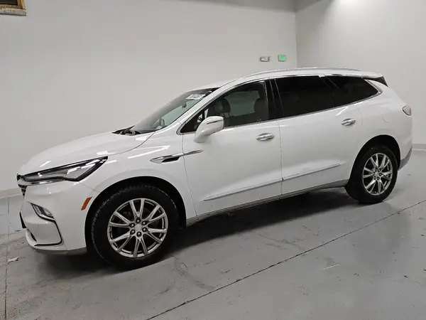 5GAERCKW5NJ105070 2022 BUICK ENCLAVE - Image 1