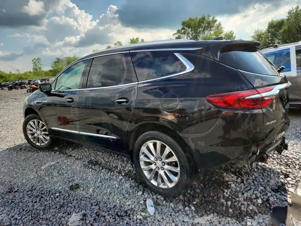 5GAERCKW7JJ176698 2018 BUICK ENCLAVE - Image 2