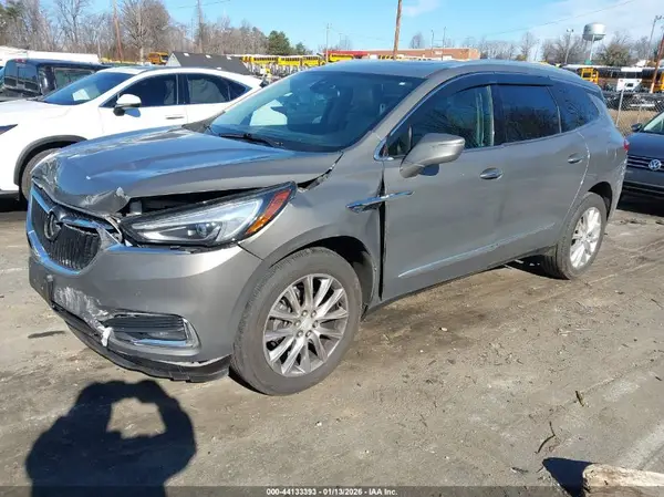 5GAERCKW7JJ224250 2018 BUICK ENCLAVE - Image 2