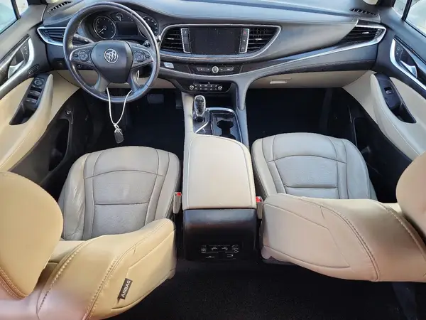 5GAERCKW7JJ272802 2018 BUICK ENCLAVE - Image 8