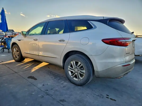 5GAERCKW8JJ194451 2018 BUICK ENCLAVE - Image 2
