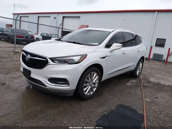 5GAERCKW8JJ275773 2018 BUICK ENCLAVE - Image 2