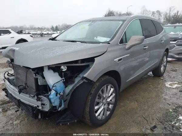 5GAERCKW9JJ258853 2018 BUICK ENCLAVE - Image 2