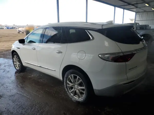 5GAERCKW9NJ124592 2022 BUICK ENCLAVE - Image 2