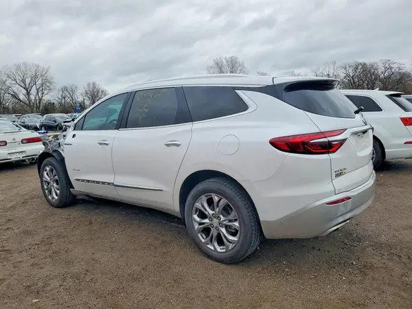 5GAERDKW0JJ226010 2018 BUICK ENCLAVE - Image 2