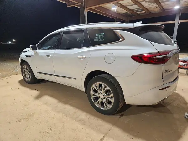 5GAERDKW1LJ294285 2020 BUICK ENCLAVE - Image 2