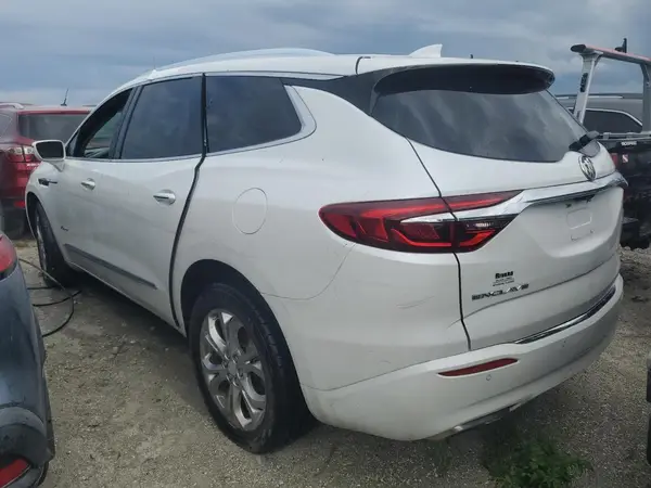 5GAERDKW2LJ288351 2020 BUICK ENCLAVE - Image 2