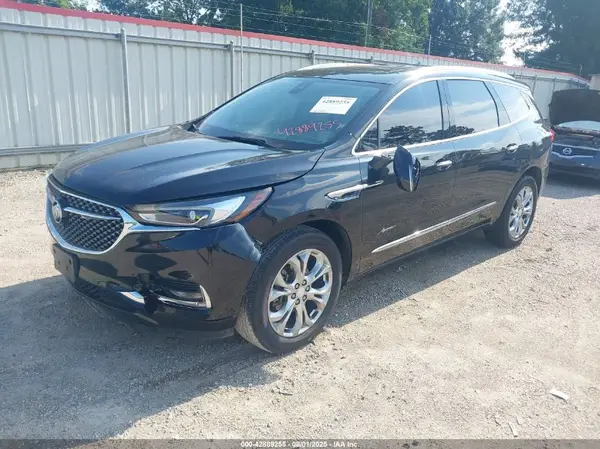 5GAERDKW3JJ213655 2018 BUICK ENCLAVE - Image 2