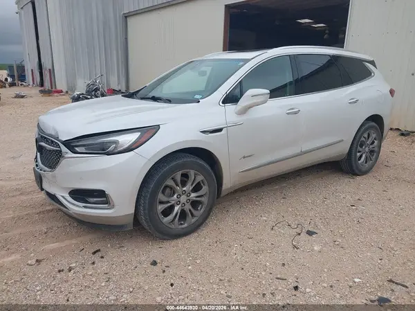 5GAERDKW3JJ237308 2018 BUICK ENCLAVE - Image 2