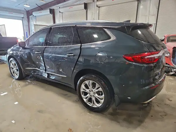 5GAERDKW3LJ127913 2020 BUICK ENCLAVE - Image 2