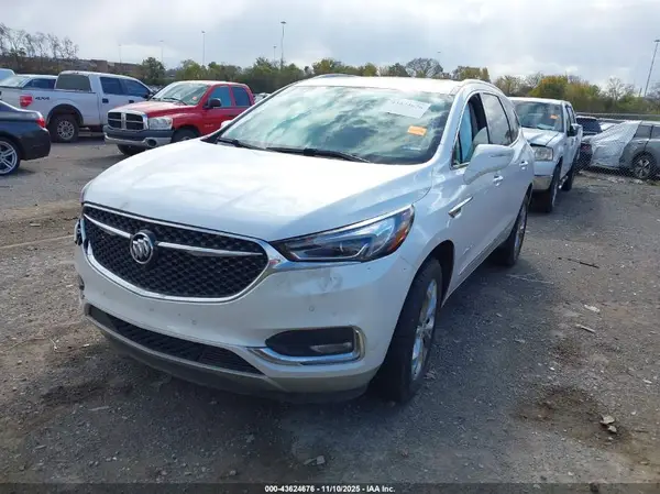 5GAERDKW6JJ222611 2018 BUICK ENCLAVE - Image 2