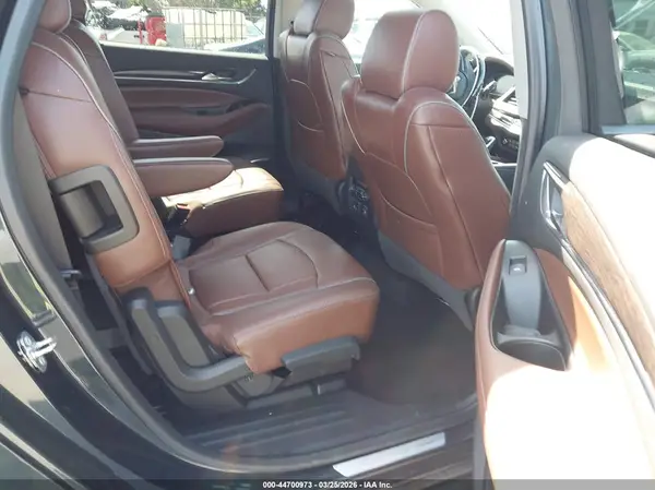 5GAERDKW6JJ235889 2018 BUICK ENCLAVE - Image 8