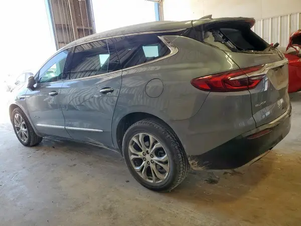 5GAERDKW8JJ258249 2018 BUICK ENCLAVE - Image 2