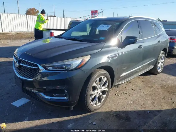 5GAERDKW9JJ148956 2018 BUICK ENCLAVE - Image 2