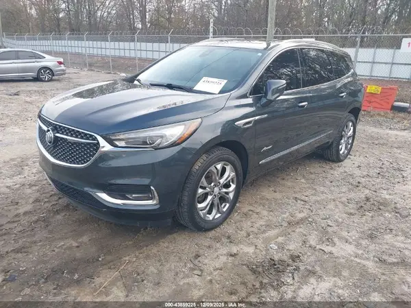 5GAERDKW9JJ196134 2018 BUICK ENCLAVE - Image 2