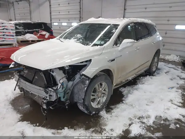 5GAEVAKW0JJ169186 2018 BUICK ENCLAVE - Image 2
