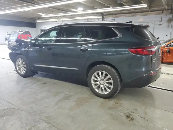 5GAEVAKW0JJ180012 2018 BUICK ENCLAVE - Image 2