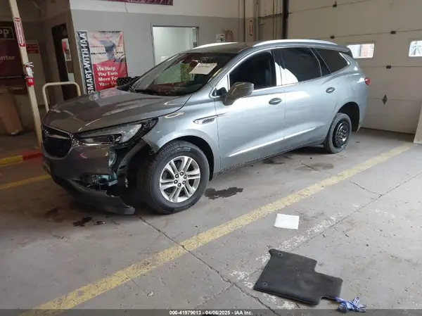5GAEVAKW0JJ183038 2018 BUICK ENCLAVE - Image 2