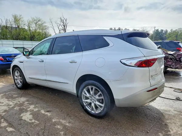 5GAEVAKW0PJ247975 2023 BUICK ENCLAVE - Image 2