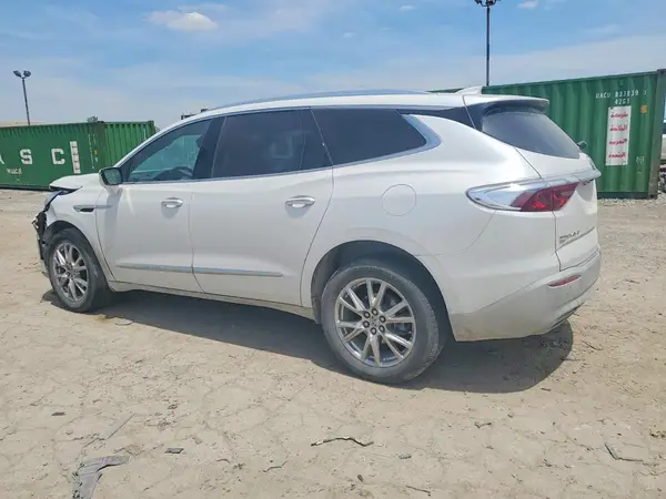 5GAEVAKW0RJ111168 2024 BUICK ENCLAVE - Image 2