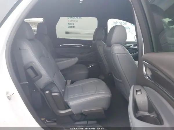 5GAEVAKW0RJ126222 2024 BUICK ENCLAVE - Image 8