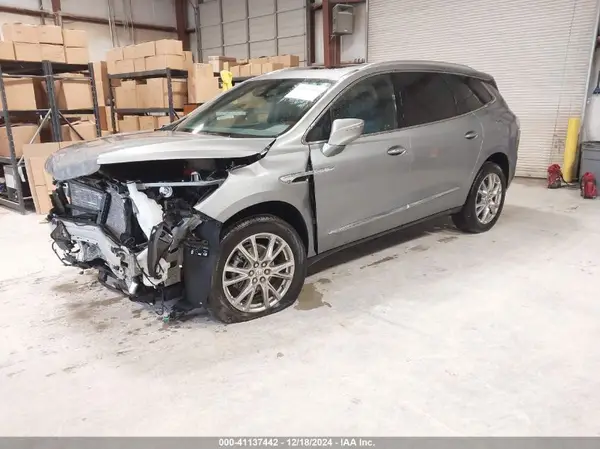 5GAEVAKW1RJ114175 2024 BUICK ENCLAVE - Image 2