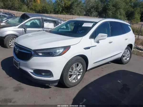 5GAEVAKW2JJ198463 2018 BUICK ENCLAVE - Image 2
