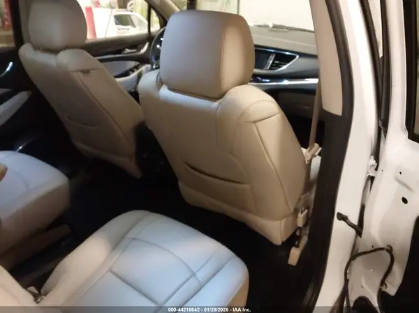 5GAEVAKW2LJ244957 2020 BUICK ENCLAVE - Image 8