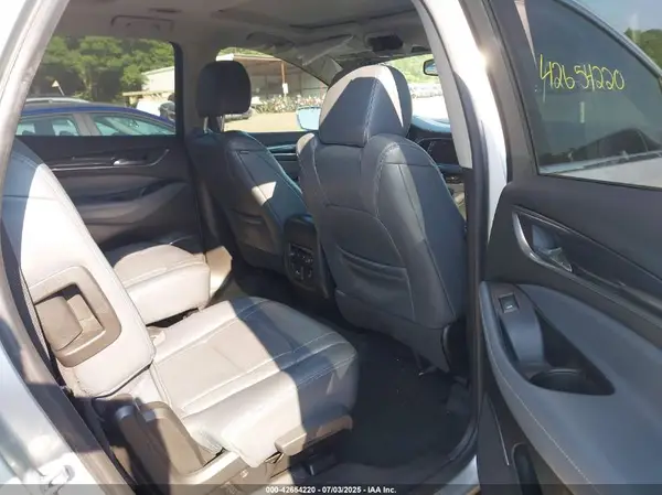 5GAEVAKW3JJ199346 2018 BUICK ENCLAVE - Image 8