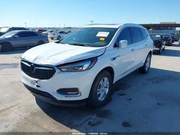 5GAEVAKW3JJ244429 2018 BUICK ENCLAVE - Image 2