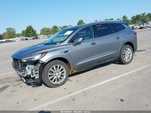 5GAEVAKW3JJ256032 2018 BUICK ENCLAVE - Image 2