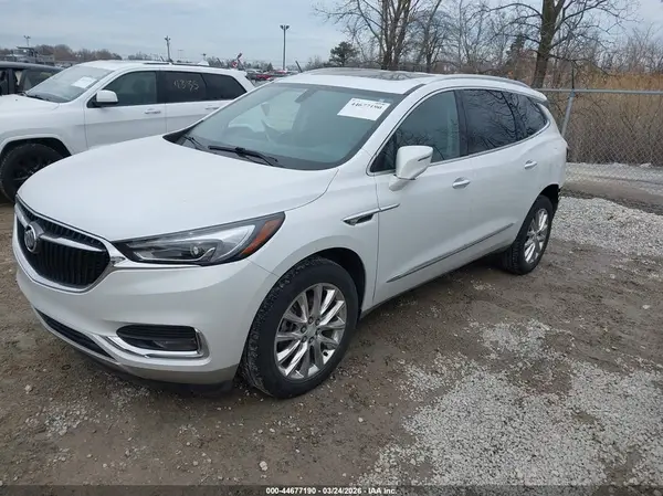 5GAEVAKW3JJ277978 2018 BUICK ENCLAVE - Image 2
