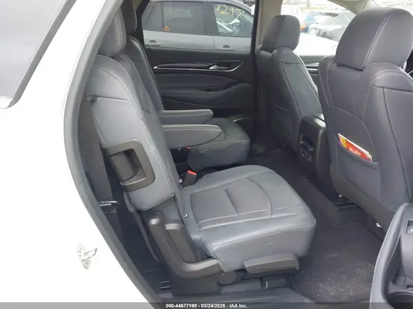 5GAEVAKW3JJ277978 2018 BUICK ENCLAVE - Image 8
