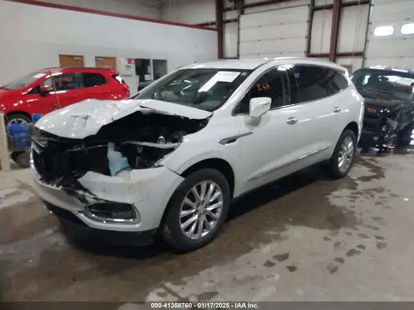 5GAEVAKW4JJ161284 2018 BUICK ENCLAVE - Image 2