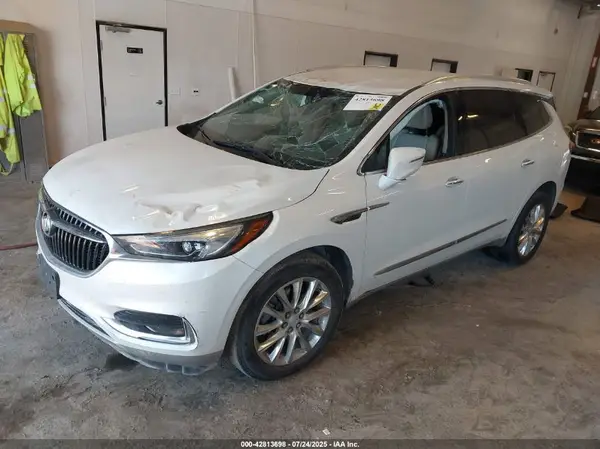 5GAEVAKW4JJ197220 2018 BUICK ENCLAVE - Image 2