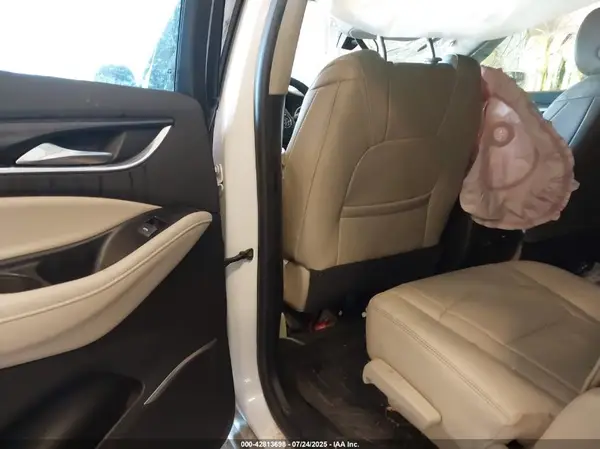 5GAEVAKW4JJ197220 2018 BUICK ENCLAVE - Image 8