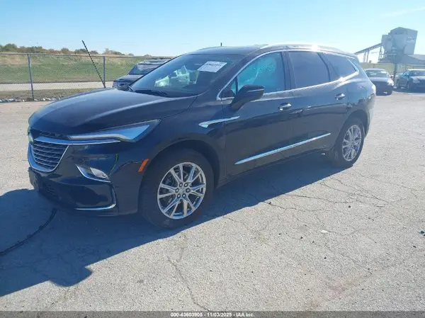 5GAEVAKW4PJ177686 2023 BUICK ENCLAVE - Image 2