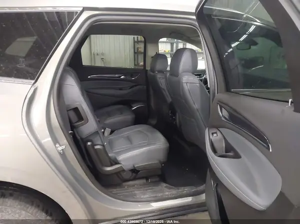 5GAEVAKW5JJ228197 2018 BUICK ENCLAVE - Image 8