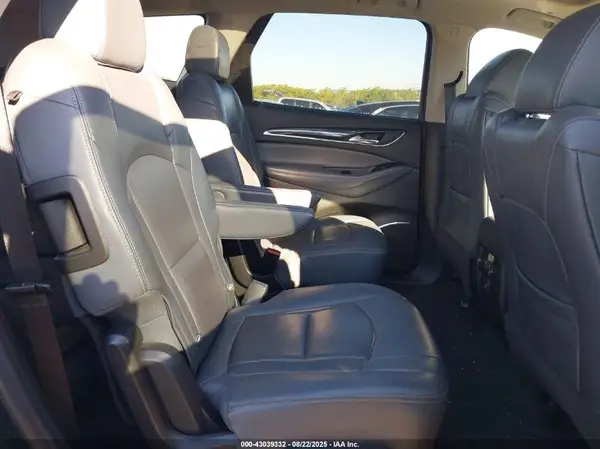 5GAEVAKW5KJ104786 2019 BUICK ENCLAVE - Image 8