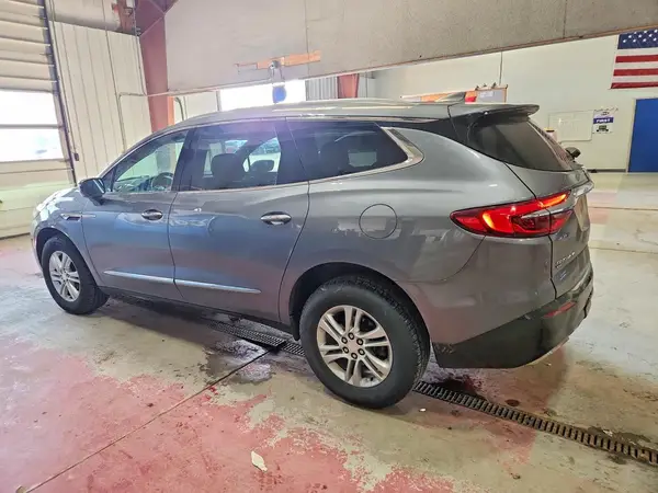 5GAEVAKW5LJ299712 2020 BUICK ENCLAVE - Image 2