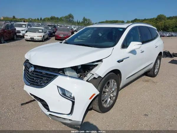 5GAEVAKW5NJ181016 2022 BUICK ENCLAVE - Image 2