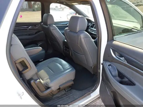 5GAEVAKW5NJ181016 2022 BUICK ENCLAVE - Image 8