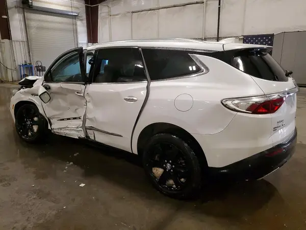 5GAEVAKW5PJ153820 2023 BUICK ENCLAVE - Image 2