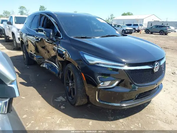 5GAEVAKW5PJ267297 2023 BUICK ENCLAVE - Image 1