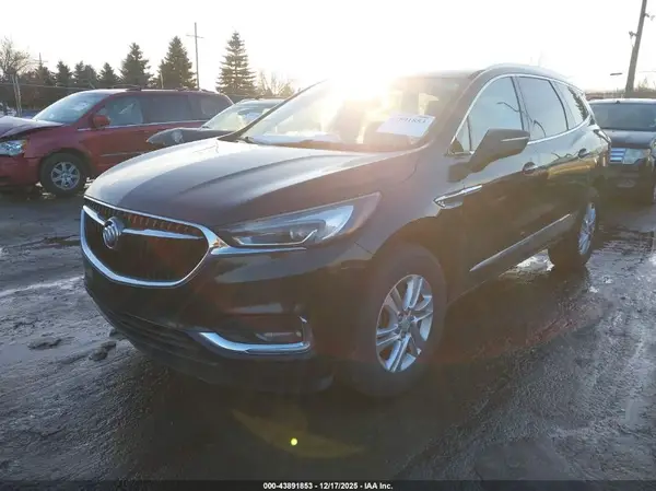 5GAEVAKW6JJ195324 2018 BUICK ENCLAVE - Image 2