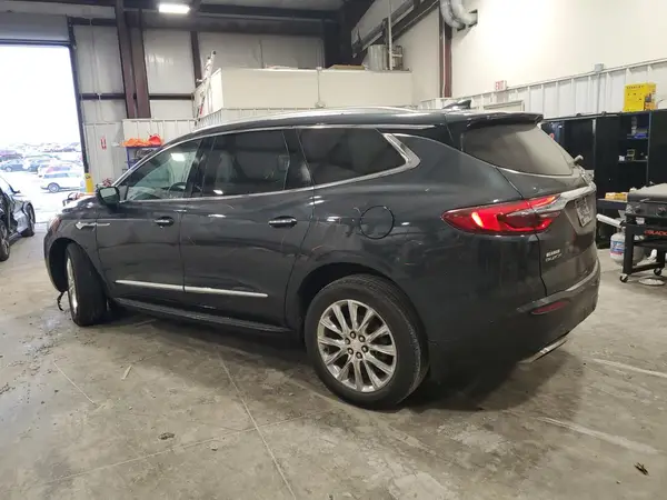 5GAEVAKW6JJ212820 2018 BUICK ENCLAVE - Image 2