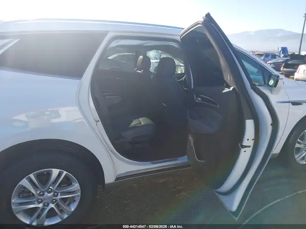 5GAEVAKW6MJ264064 2021 BUICK ENCLAVE - Image 8