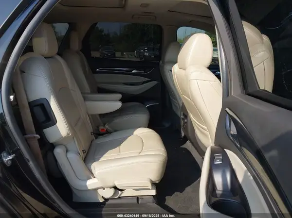 5GAEVAKW7JJ176362 2018 BUICK ENCLAVE - Image 8