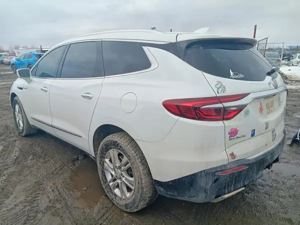5GAEVAKW7JJ195722 2018 BUICK ENCLAVE - Image 2